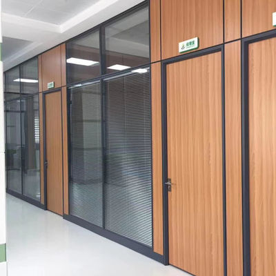qualità  Leisure facilities factory office double glass wall 84mm soundproof transparent glass integrated movable shutter glass curtain wall fabbrica